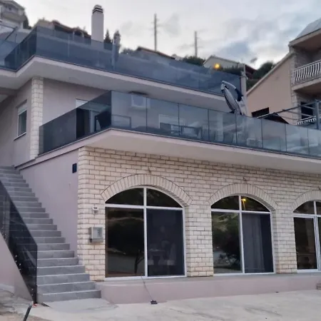 Roso * Ploce (Dubrovnik-Neretva)