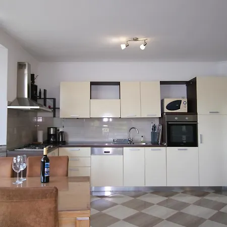 Roso * Ploce (Dubrovnik-Neretva)