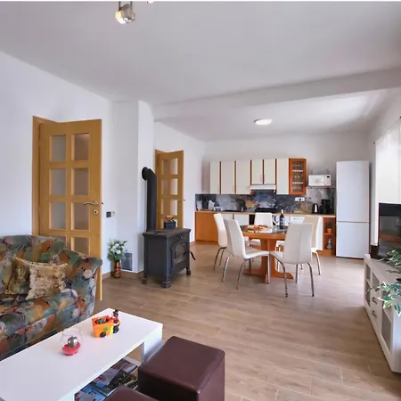 Roso Apartment *