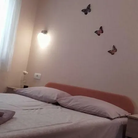 Roso Apartment *
